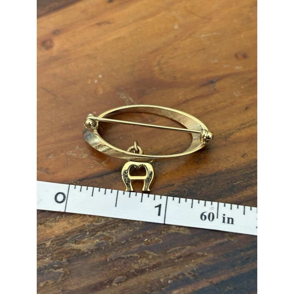 Vintage Gold Tone Aigner Brooch Pin 1” - Picture 8 of 8